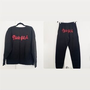 Thick Fil A Funny Sweatshirt & Sweatpants M